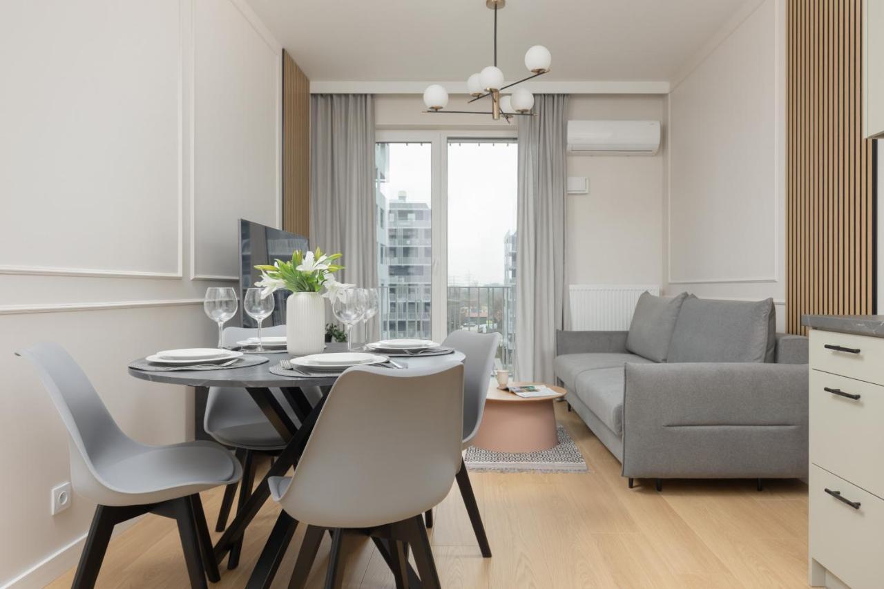 Wola Spacious Flat With Air Conditioning & Balcony By Noclegi Renters Варшава Экстерьер фото
