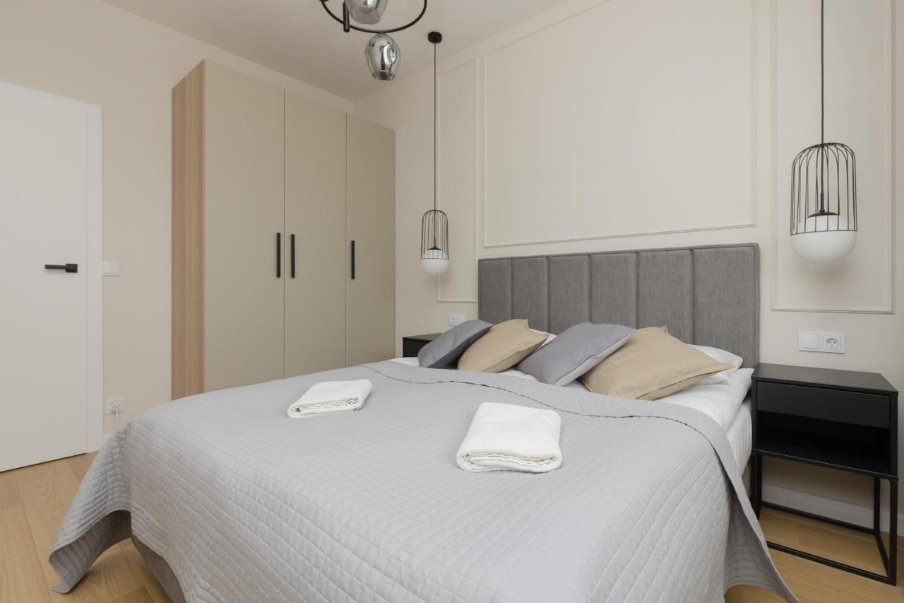 Wola Spacious Flat With Air Conditioning & Balcony By Noclegi Renters Варшава Экстерьер фото